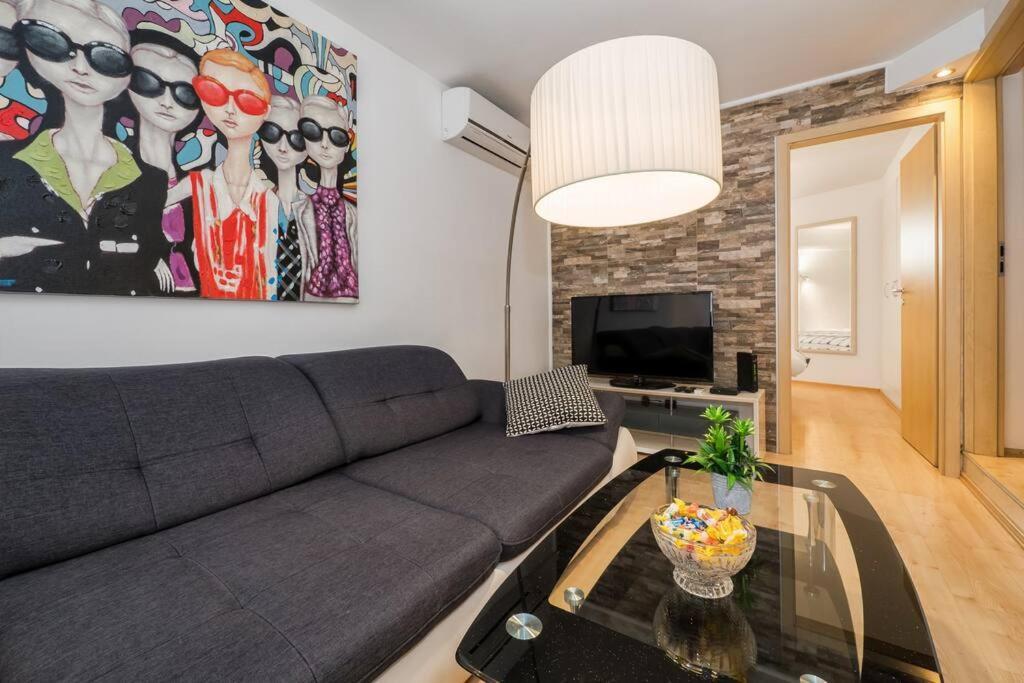 Relaxing 2Bd Apartment, Ground Floor - Walk To Old Town Split Exterior photo