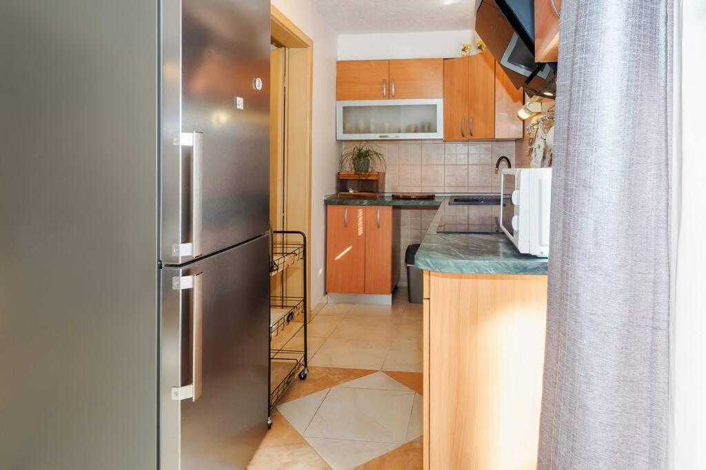 Relaxing 2Bd Apartment, Ground Floor - Walk To Old Town Split Exterior photo