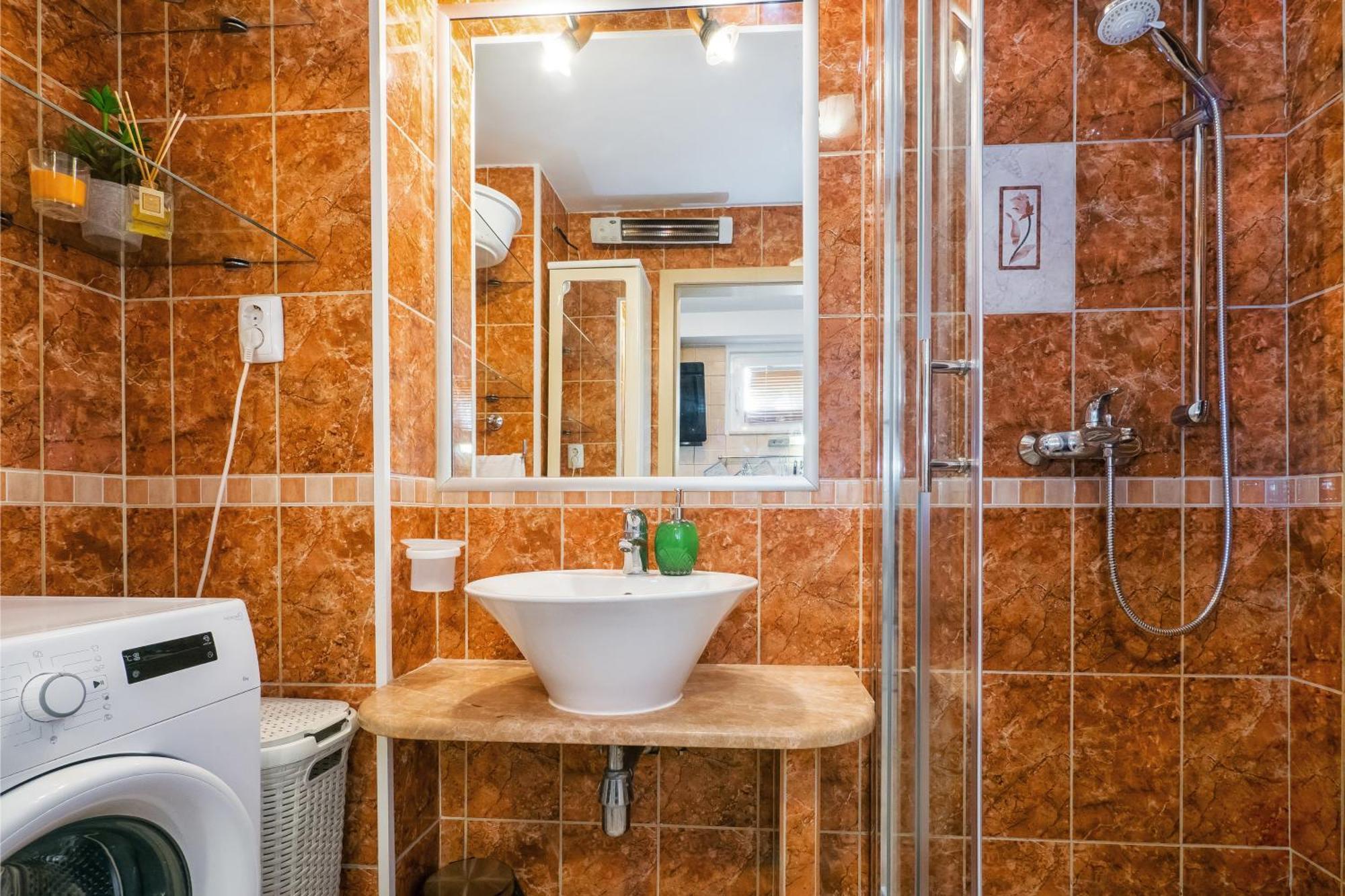 Relaxing 2Bd Apartment, Ground Floor - Walk To Old Town Split Exterior photo