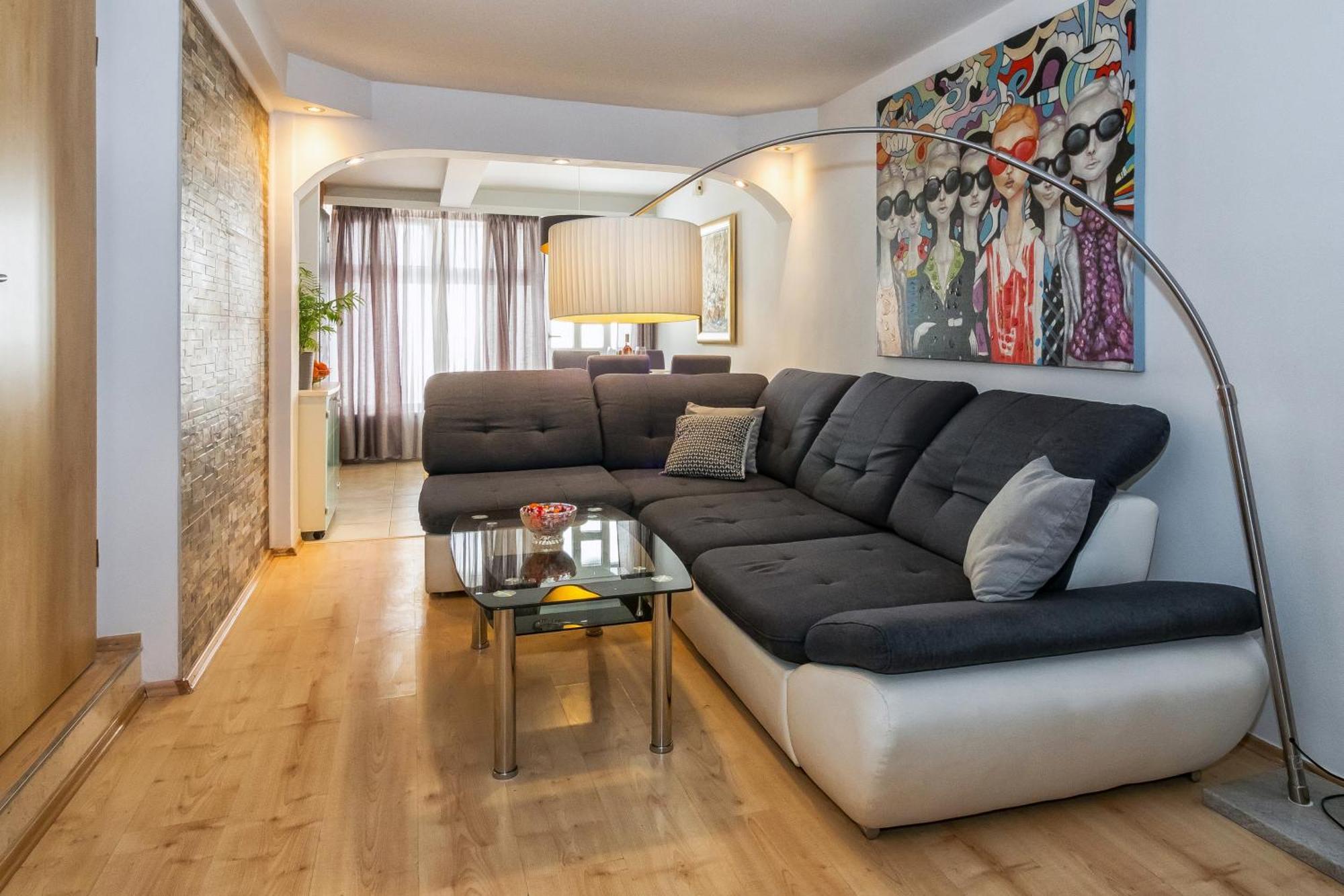 Relaxing 2Bd Apartment, Ground Floor - Walk To Old Town Split Exterior photo