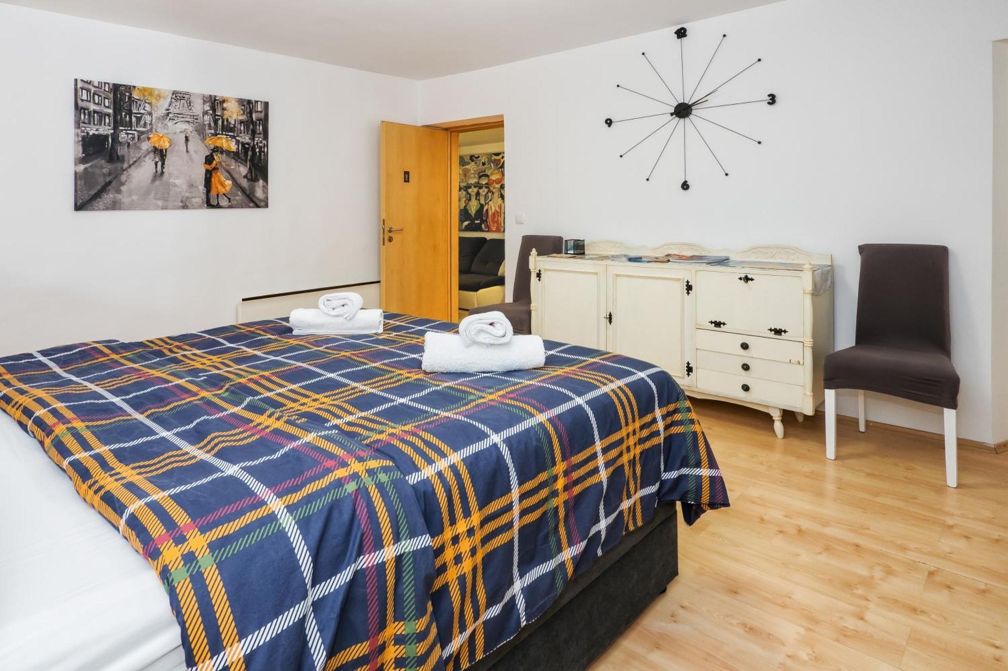 Relaxing 2Bd Apartment, Ground Floor - Walk To Old Town Split Exterior photo
