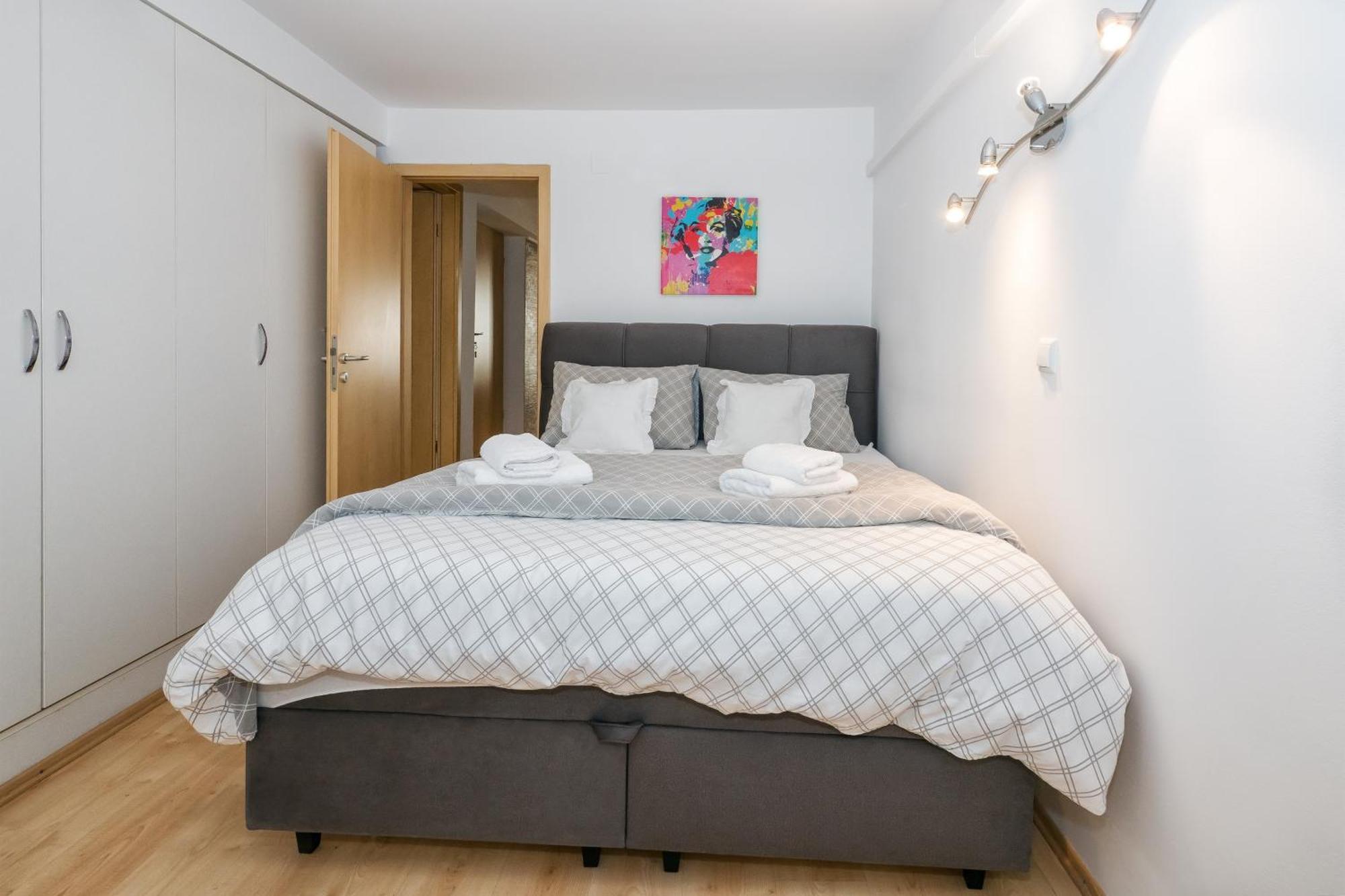 Relaxing 2Bd Apartment, Ground Floor - Walk To Old Town Split Exterior photo